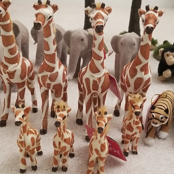 Miniature Animals 🌴🐵🦁🐅🦒🐘🐆🌴 - Picture 3 of 11